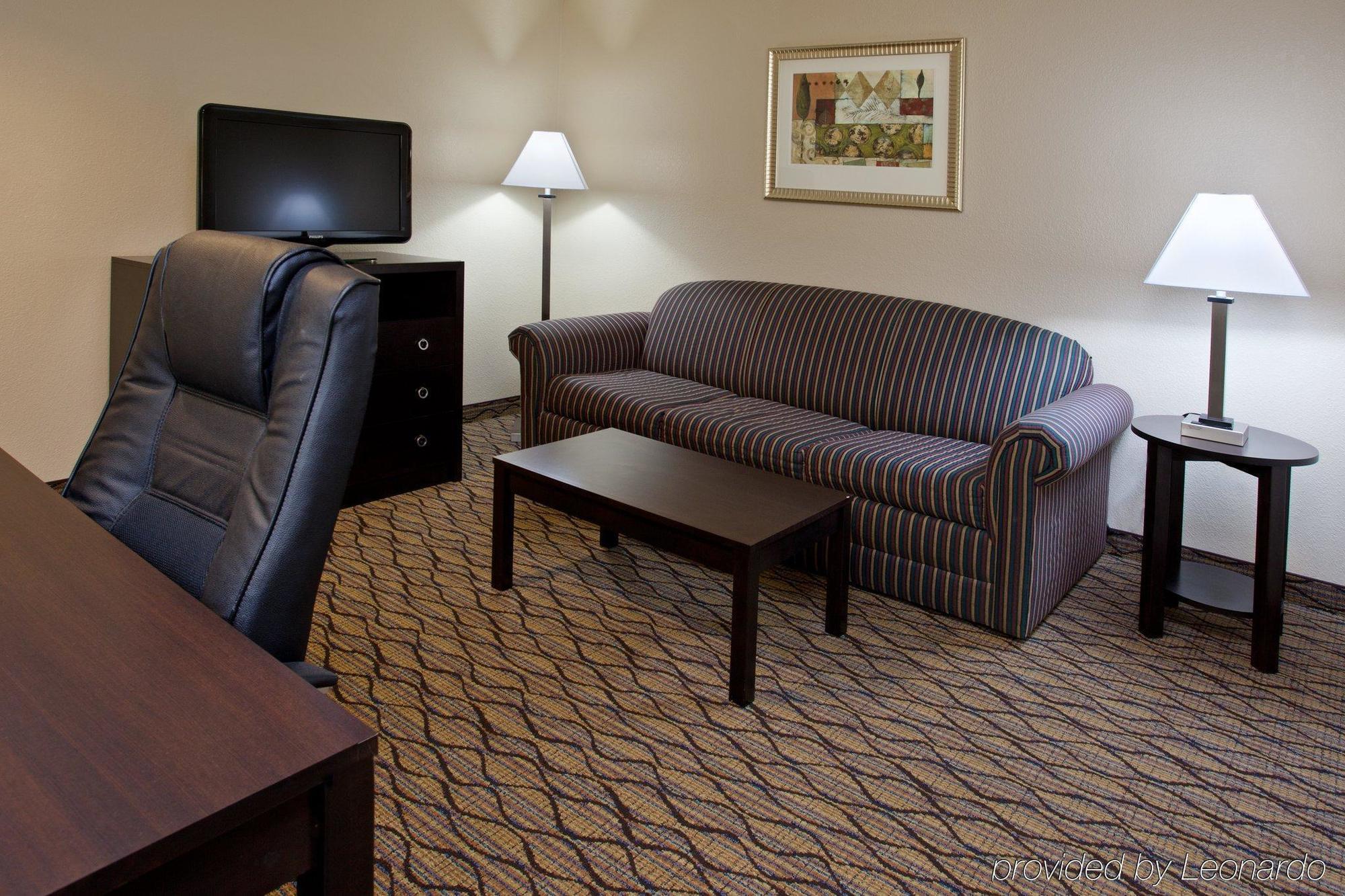 Holiday Inn Express & Suites Columbus East - Reynoldsburg By Ihg Room photo